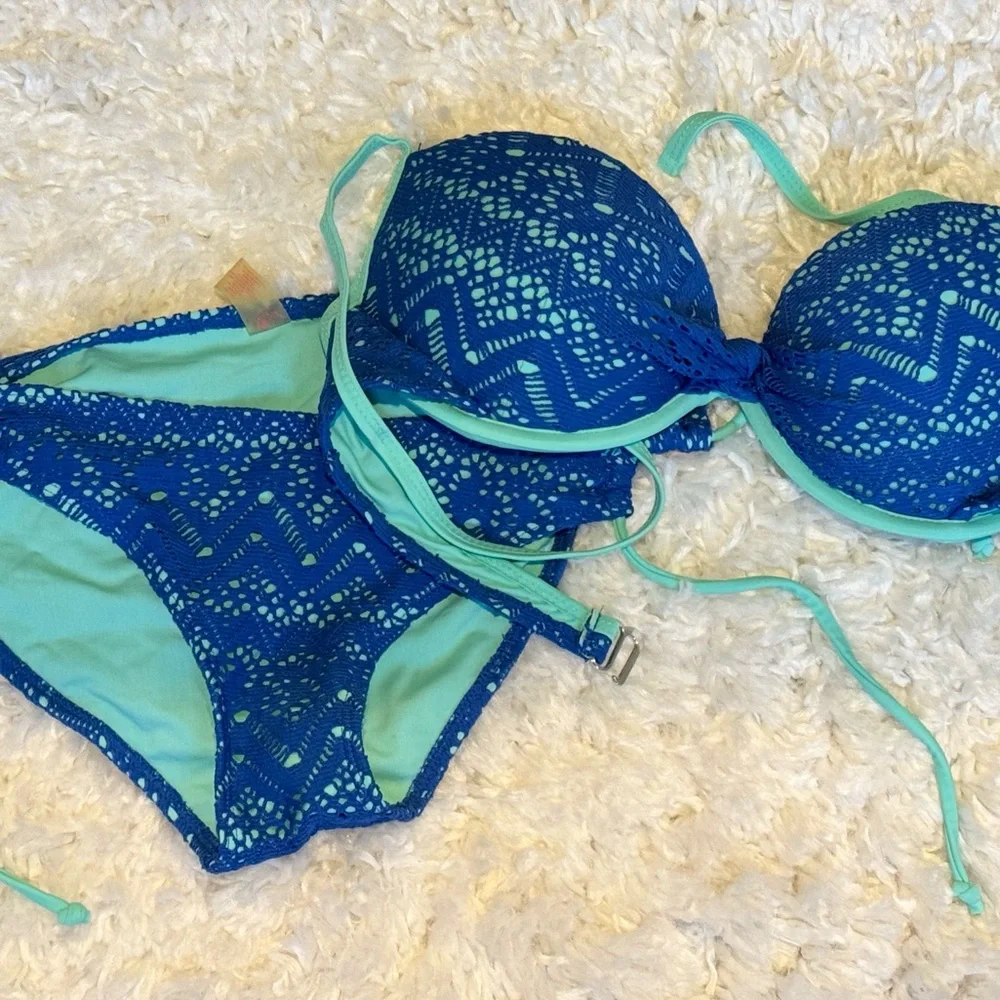 Blue bikini set - Picture 1 of 4